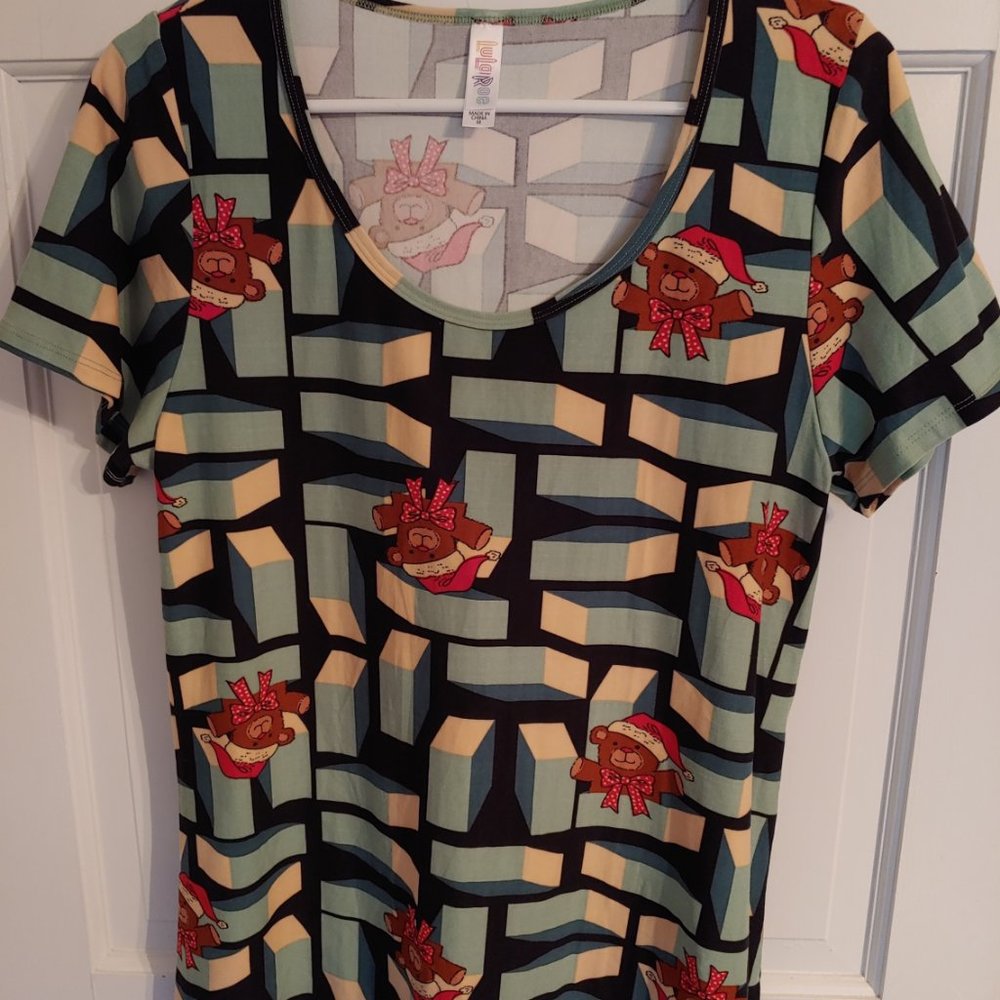 LulaRoe Teddy Bear Santa Geometric Holiday Top Ladies sz M